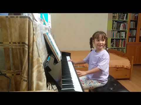 Ася Мелихова (6-7 лет) играет свои сочинения